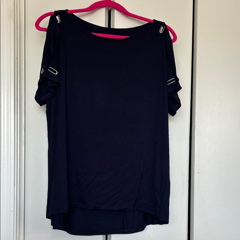 Cable & Gauge Midnight Peek a Boo Top NWOT